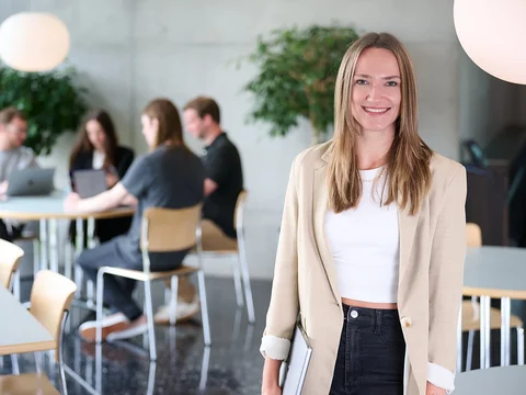 SEO-Team der krick.com mit einer Frau im Vordergrund