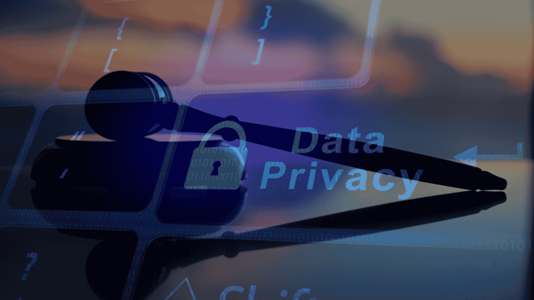 Gerichtsurteil-Hammer vor data Privacy