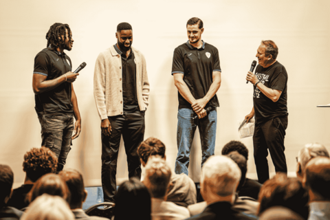 Die neuen Spieler der Würzburg Baskets stellen sich vor