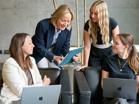 Team des RKV Verlags mit Christina Hartmann