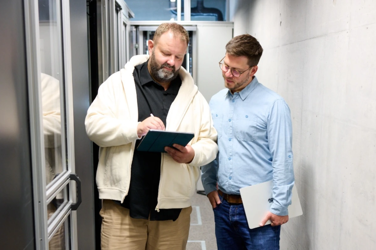 Das Hosting-Team im Serverraum der Krick Unternehmensfamilie / iWelt